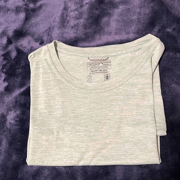 Patagonia Capilene Cool Daily Stretch Performance Tshirt Light Green Size Small - Picture 10 of 12